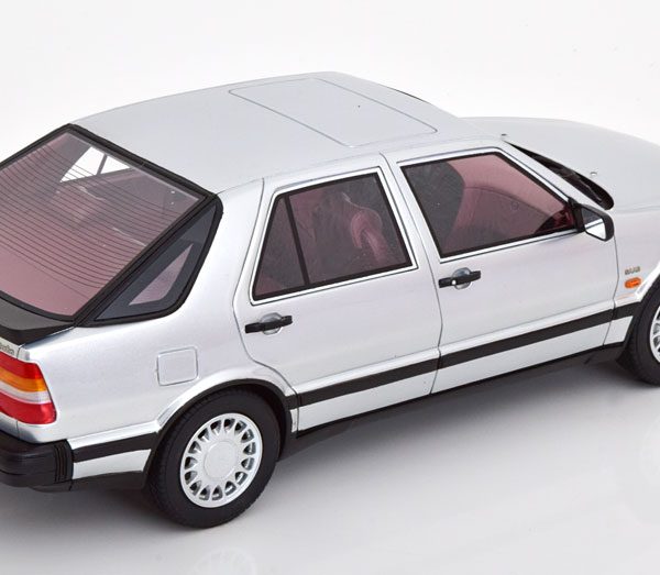 Saab 9000 Turbo 1985 Zilver 1-18 Cult Scale Models