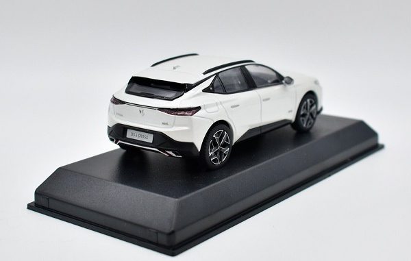 Citroen DS 4 Cross 2021 Pearl White 1/43 Norev