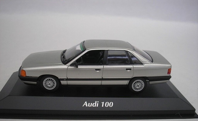 Audi 100 Limousine 1990 Zilver 1-43 Maxichamps