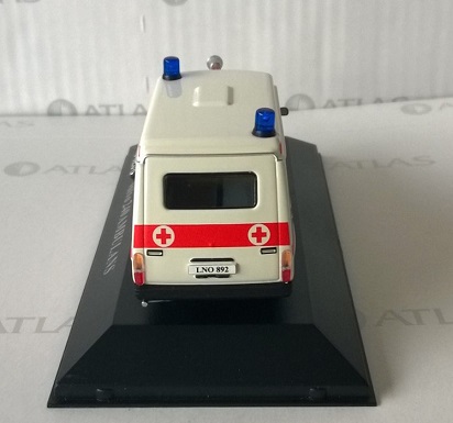 Volvo 264 Ambulance 1978 Wit / Rood 1-43 Atlas Volvo Collection