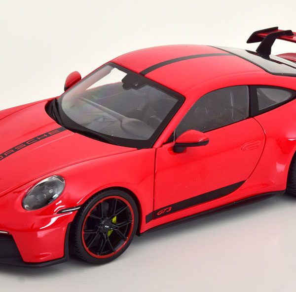 Porsche 911 (992) GT3 2022 Rood / Zwart 1-18 Maisto