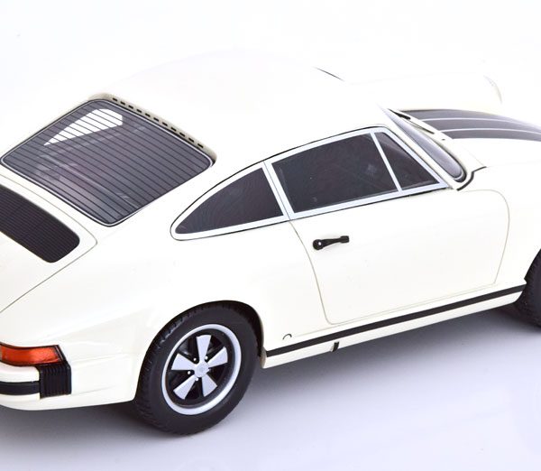 Porsche 911 Coupe Wit / Zwart 1-18 Schuco Pro.R18 (Resin)