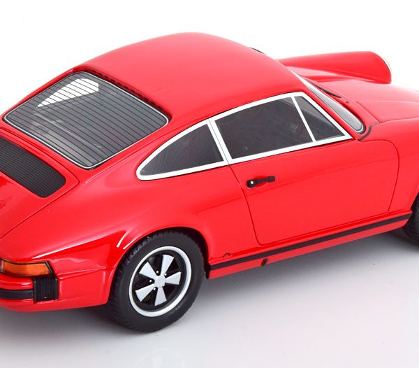 Porsche 911 Coupe Rood 1-18 Schuco Pro.R18 (Resin)