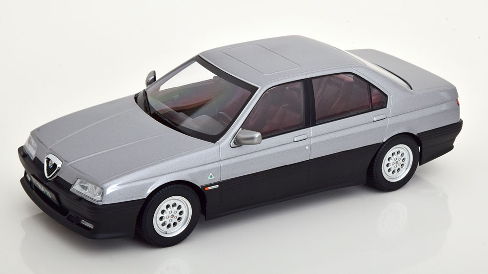 Alfa Romeo 164 Q4 1994 Zilver Grijs Metallic 1-18 Triple 9 Collection