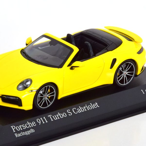 Porsche 911 (992) Turbo S Cabriolet 2020 Geel 1-43 Minichamps Limited 504 Pieces