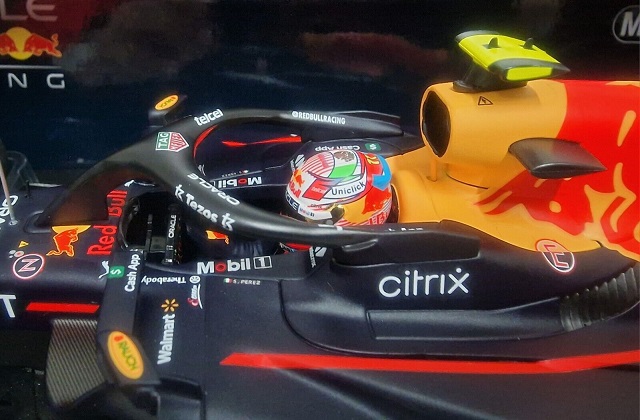 Oracle Red Bull Racing RB18 #11 Miami GP 2022 Sergio Pérez 1:18 Minichamps Limited 378 Pieces