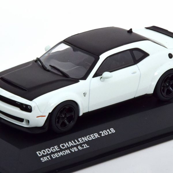 Dodge Challenger SRT Demon V8 6.2L 2018 Wit / Matzwart 1-43 Solido