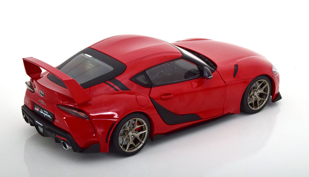 Toyota GR Supra 2023 "Streetfighter" Rood 1-18 Solido