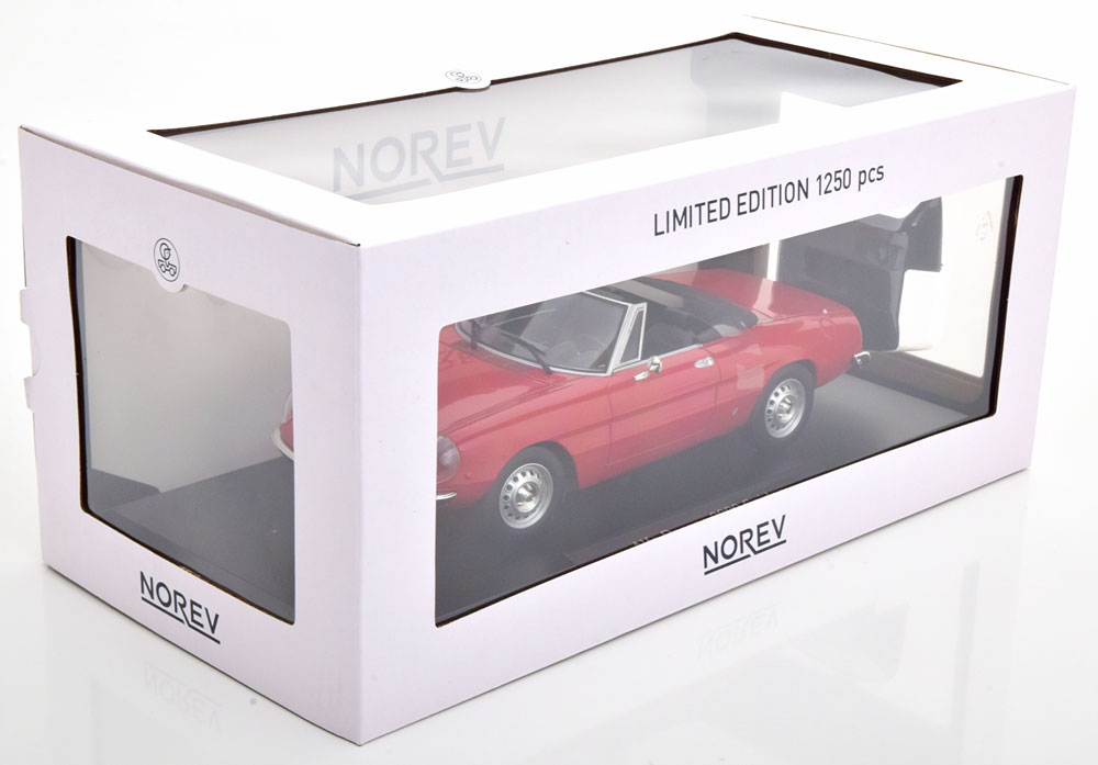 Alfa Romeo 2000 Spider met afneembare Softtop 1978 Rood 1-18 Norev