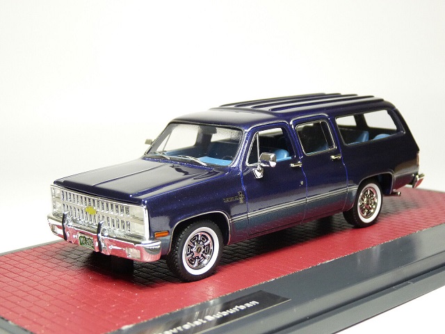 Chevrolet Suburban 1981 "Custom Deluxe" Blauw 1-43 Matrix Scale Models (resin)