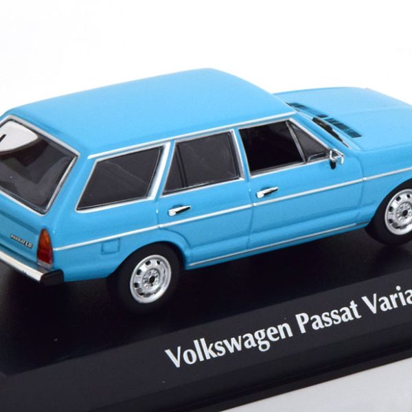 Volkswagen Passat Variant 1975 Lichtblauw 1-43 Maxichamps