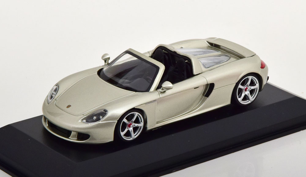 Porsche Carrera GT 2003 Zilver 1-43 Maxichamps