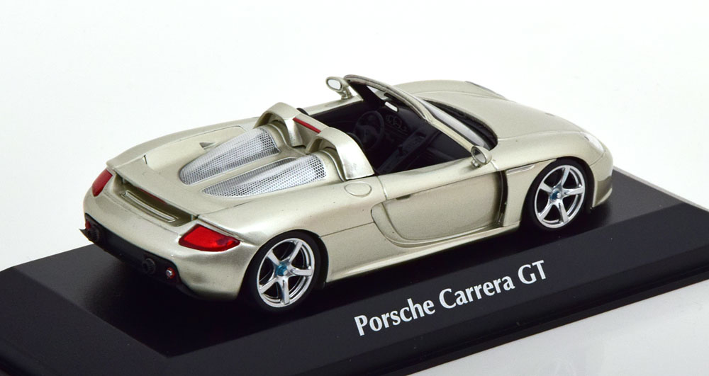 Porsche Carrera GT 2003 Zilver 1-43 Maxichamps