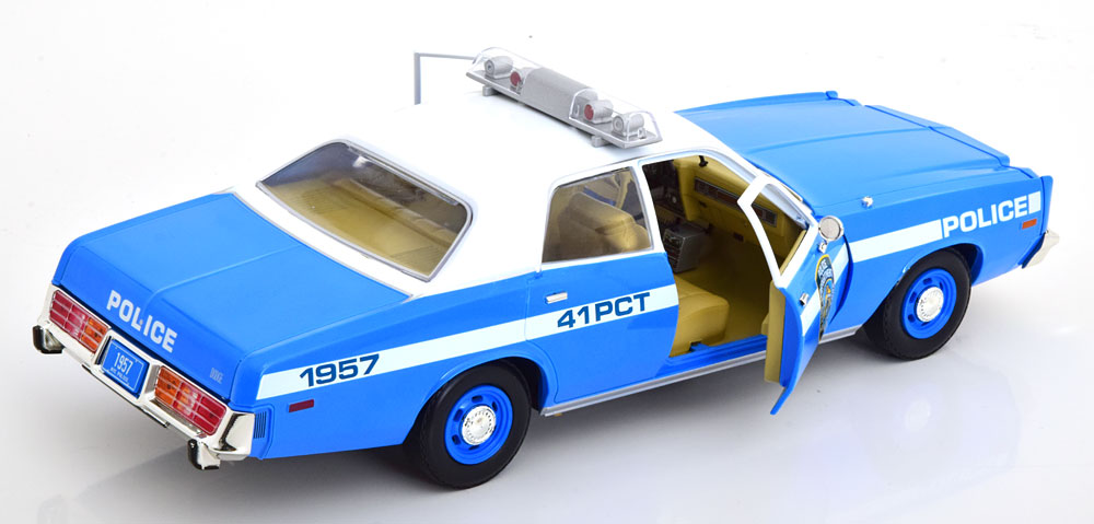 Dodge Monaco 1978 New York Police Department (NYPD) Blauw/Wit 1-18 Greenlight