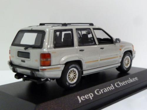 Jeep Grand Cherokee 1995 Zilver 1-43 Maxichamps
