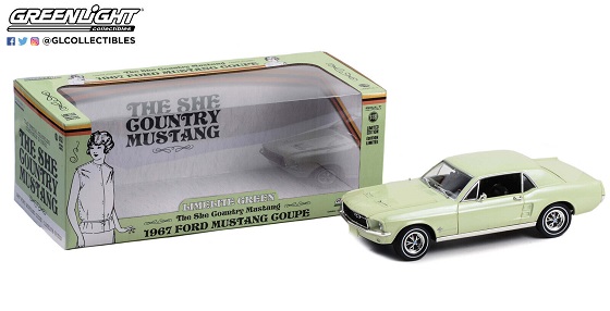 Ford Mustang Coupe 1967 “The She Country Mustang” Lichtgroen 1-18 Greenlight Collectibles