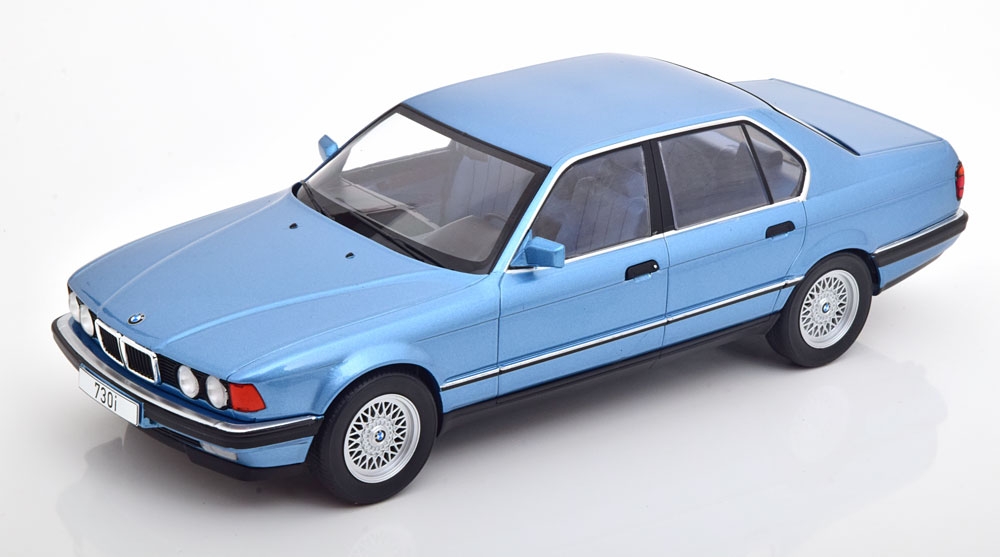 BMW 730i (E32) 1992 Lichtblauw Metallic 1-18 MCG Models