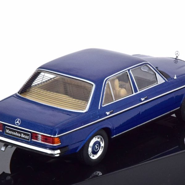 Mercedes-Benz 240D (W123) Limousine 1976 Blauw Metallic 1-43 Ixo Models