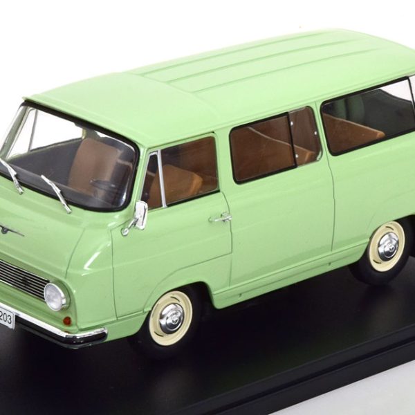 Skoda 1203 Bus 1968 Lichtgroen 1-24 Whitebox