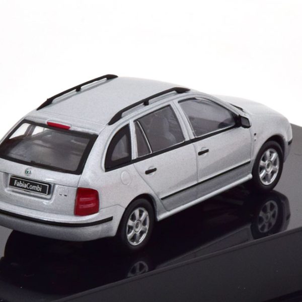 Skoda Fabia MKI Combi 2000 Zilver 1-43 Ixo Models