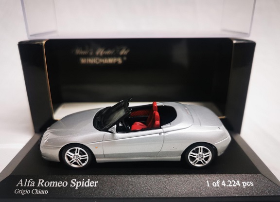 Alfa Romeo Spider 2003 Zilver 1-43 Minichamps Limited 4224 Pieces
