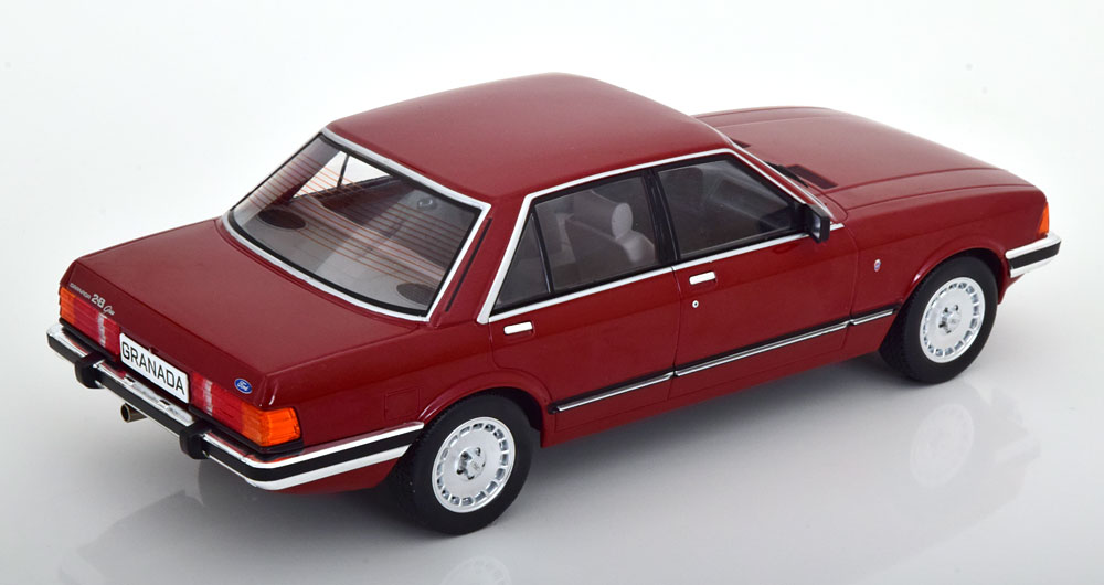 Ford Granada MKII 2.8 Ghia Limousine 1982 Rood Metallic 1-18 MCG Models