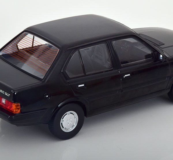 Volvo 360 1987 Zwart 1-18 Triple 9 Collection