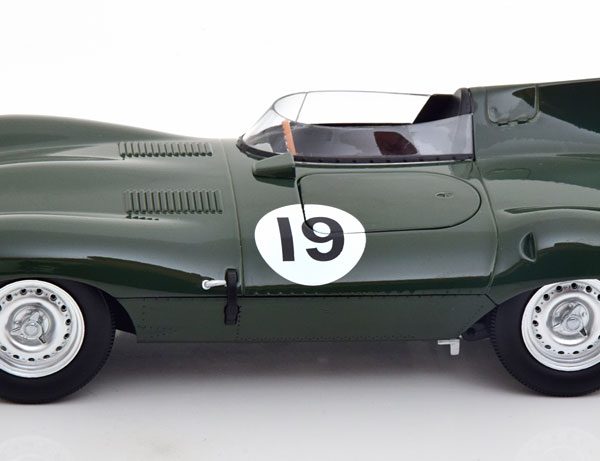 Jaguar D-Type Longnose #19 Winner 12Hrs Sebring 1955 Hawthorn/Walters 1-18 CMR Models