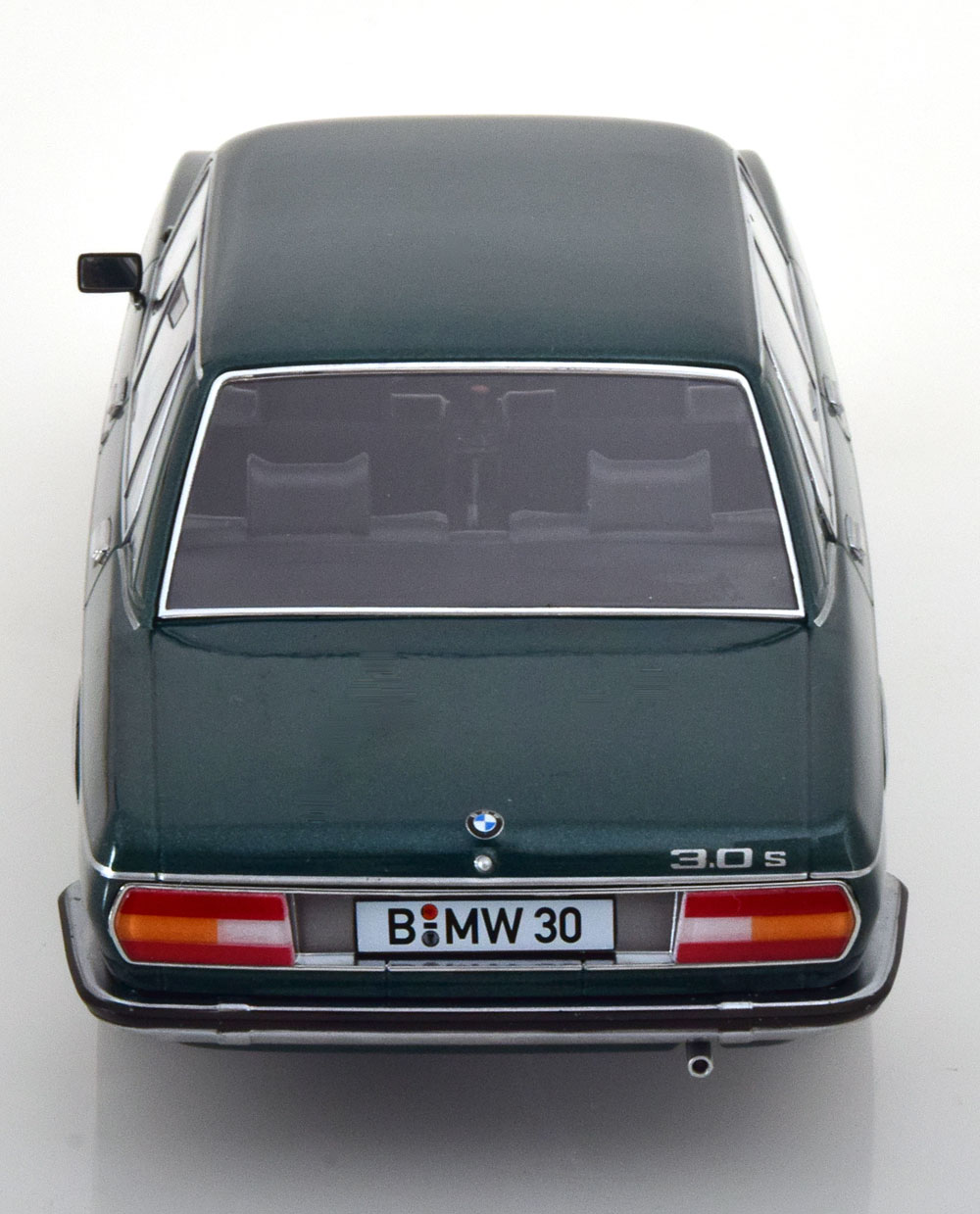BMW 3.0S (E3 2.Serie) 1971 Donkergroen Metallic 1-18 KK-Scale