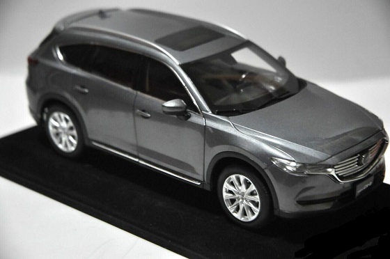 Mazda CX-8 2019 (Inkl Vitrine) Grijs 1:18 Paudi Models