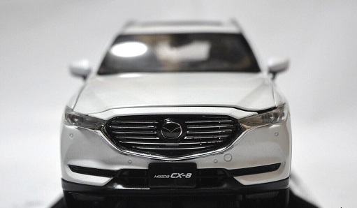 Mazda CX-8 2019 (Inkl Vitrine) Wit 1:18 Paudi Models