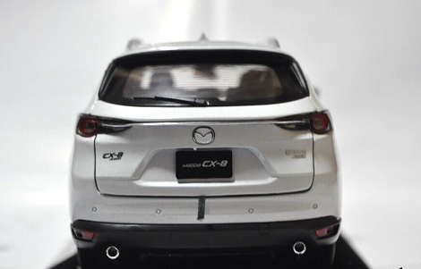 Mazda CX-8 2019 (Inkl Vitrine) Wit 1:18 Paudi Models