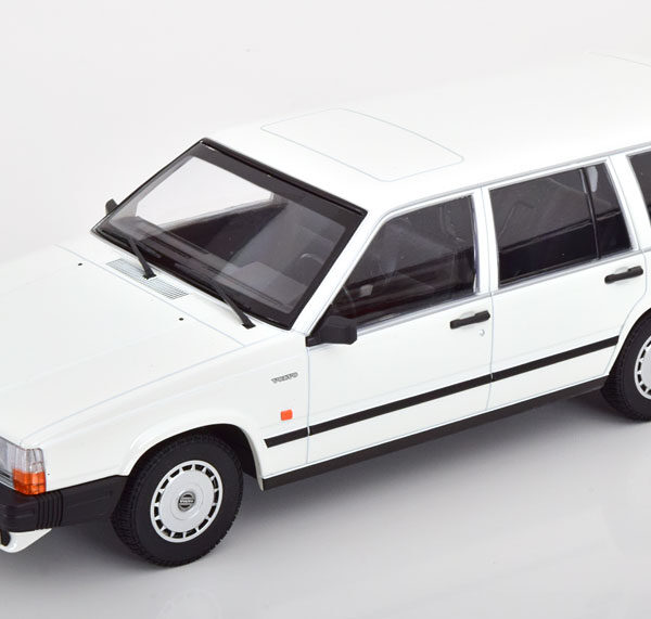 Volvo 740 GL Break 1986 Wit 1-18 Minichamps Limited 650 Pieces