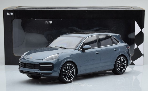 Porsche Cayenne Turbo S 2017 Blue Metallic 1/18 Minichamps Limited