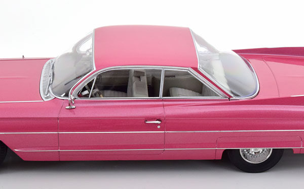 Cadillac Coupe DeVille "Series 62" 1961 Roze Metallic 1-18 KK-Scale (Metaal)