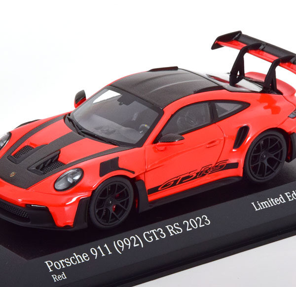 Porsche 911 (992) GT3 RS 2023 "Weissach Package" Oranje / Carbon 1-43 Minichamps Limited 300 Pieces