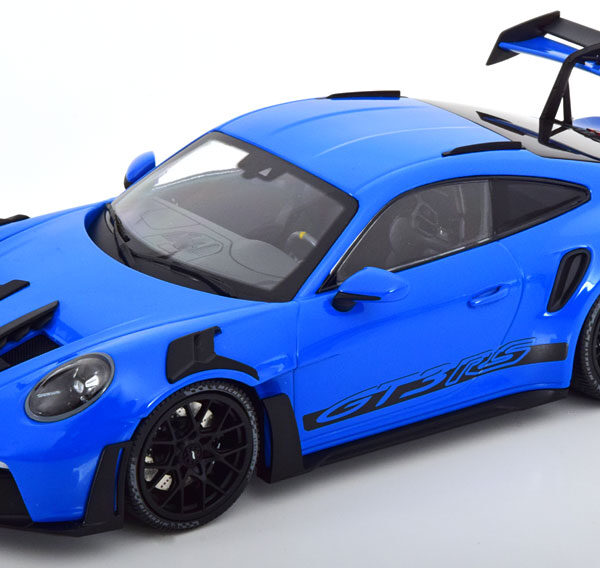 Porsche 911 (992) GT3 RS 2023 Blauw ( Zwart velgen ) 1:18 Minichamps Limited 300 Pieces