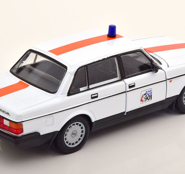 Volvo 240 GL 1986 "Belgium Police" 1-24 Welly