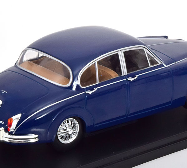 Jaguar MKII 1960 Donkerblauw 1-24 Whitebox