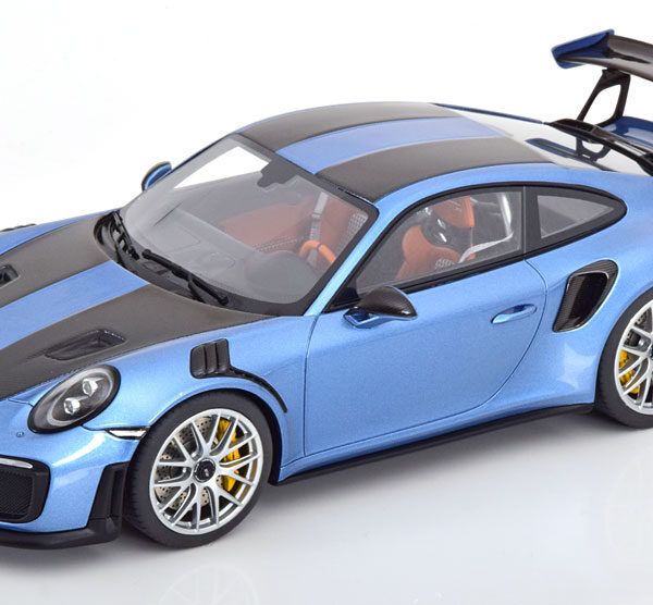 Porsche 911 GT2 RS 2021 Blue / Black 1-18 GT Spirit (Resin)