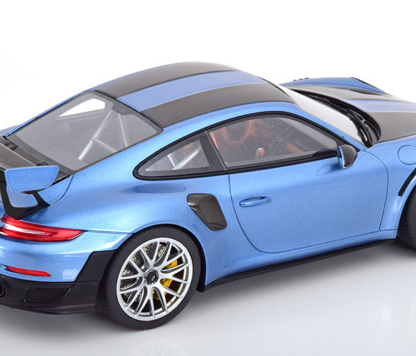 Porsche 911 GT2 RS 2021 Blue / Black 1-18 GT Spirit (Resin)