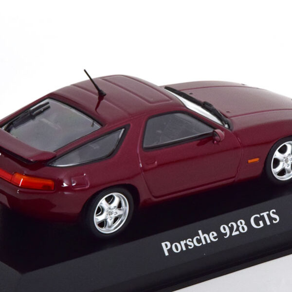 Porsche 928 GTS 1991 Red Metallic 1-43 Maxichamps