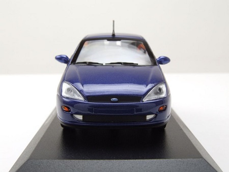 Ford Focus 1998 Blauw Metallic 1-43 Maxichamps