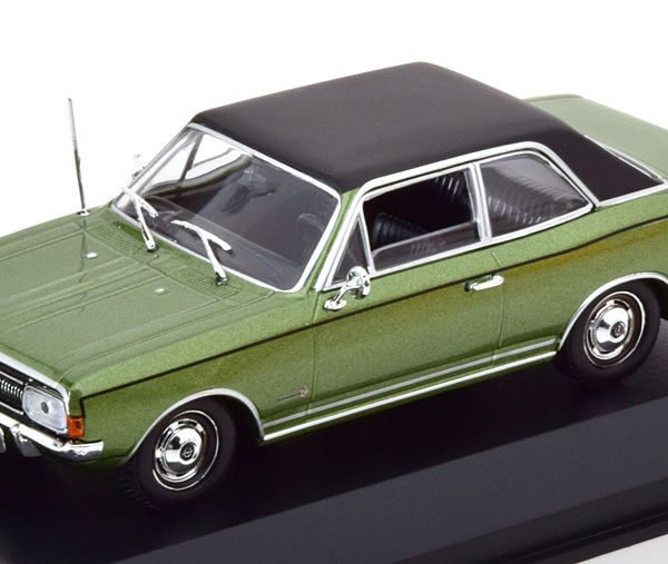 Opel Commodore A 1966 Groen Metallic 1-43 Maxichamps