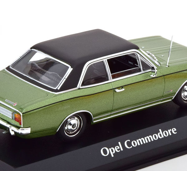 Opel Commodore A 1966 Groen Metallic 1-43 Maxichamps