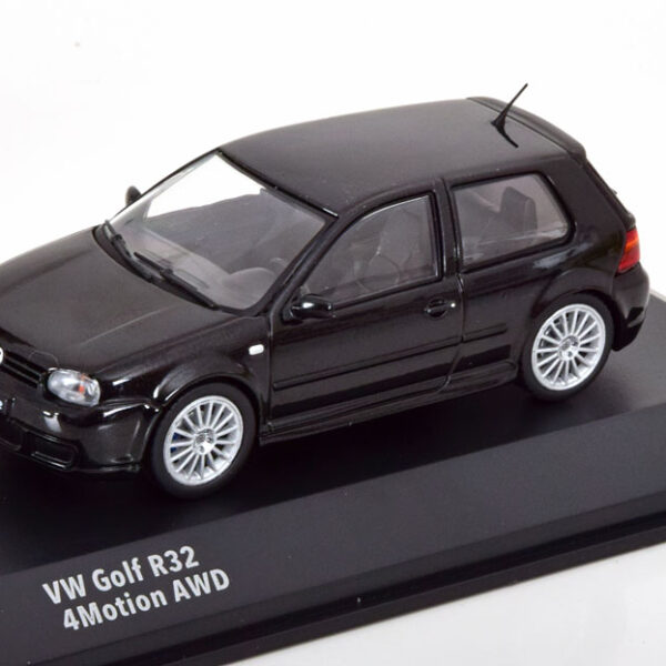 Volkswagen Golf IV (R32) 2003 "4Motion AWD" Zwart 1-43 Solido