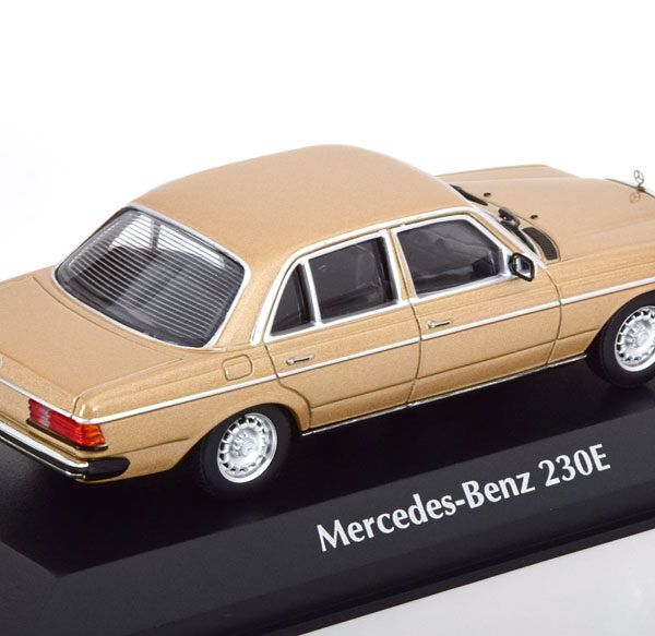 Mercedes-Benz 230E (W123) Limousine 1982 Goud Metallic 1-43 Maxichamps