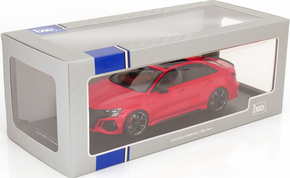 Audi RS3 Berline noire de 2022 au 1/18 de IXO pour MCG Model Car Group MCG18450
