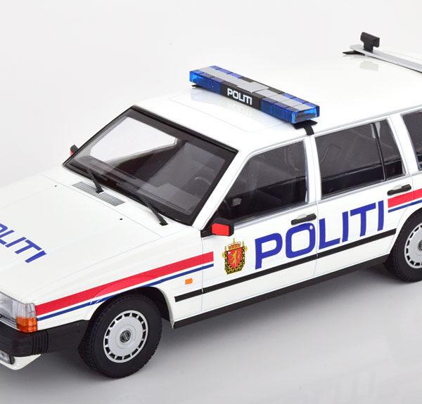 Volvo 740 GL Break 1986 "Politi Norway" 1-18 Minichamps Limited 300 Pieces