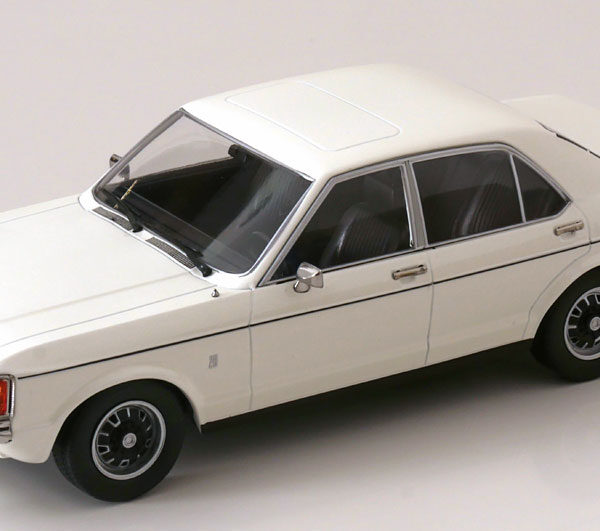 Ford Granada MK I 1975 Wit 1-18 MCG Models